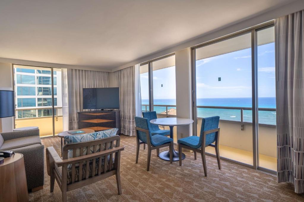 エンバシー・スイーツ・バイ・ヒルトン・ワイキキ・ビーチ・ウォーク Embassy Suites by Hilton Waikiki Beach Walk 画像11