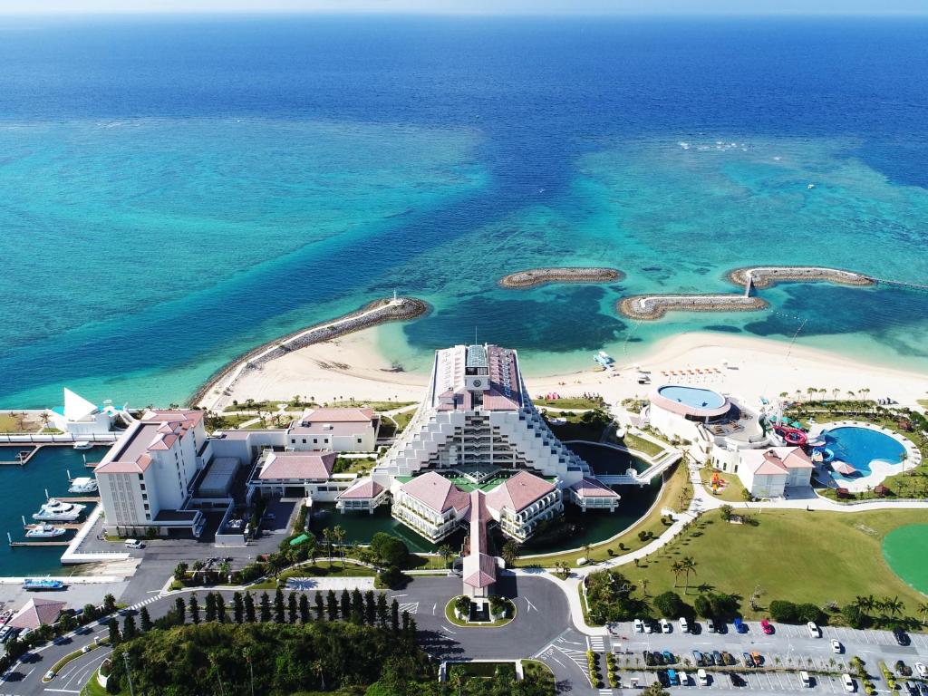 シェラトン沖縄サンマリーナリゾート Sheraton Okinawa Sunmarina Resort 画像1